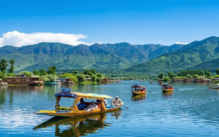 4 Nights / 5 Days Kashmir Holiday Package